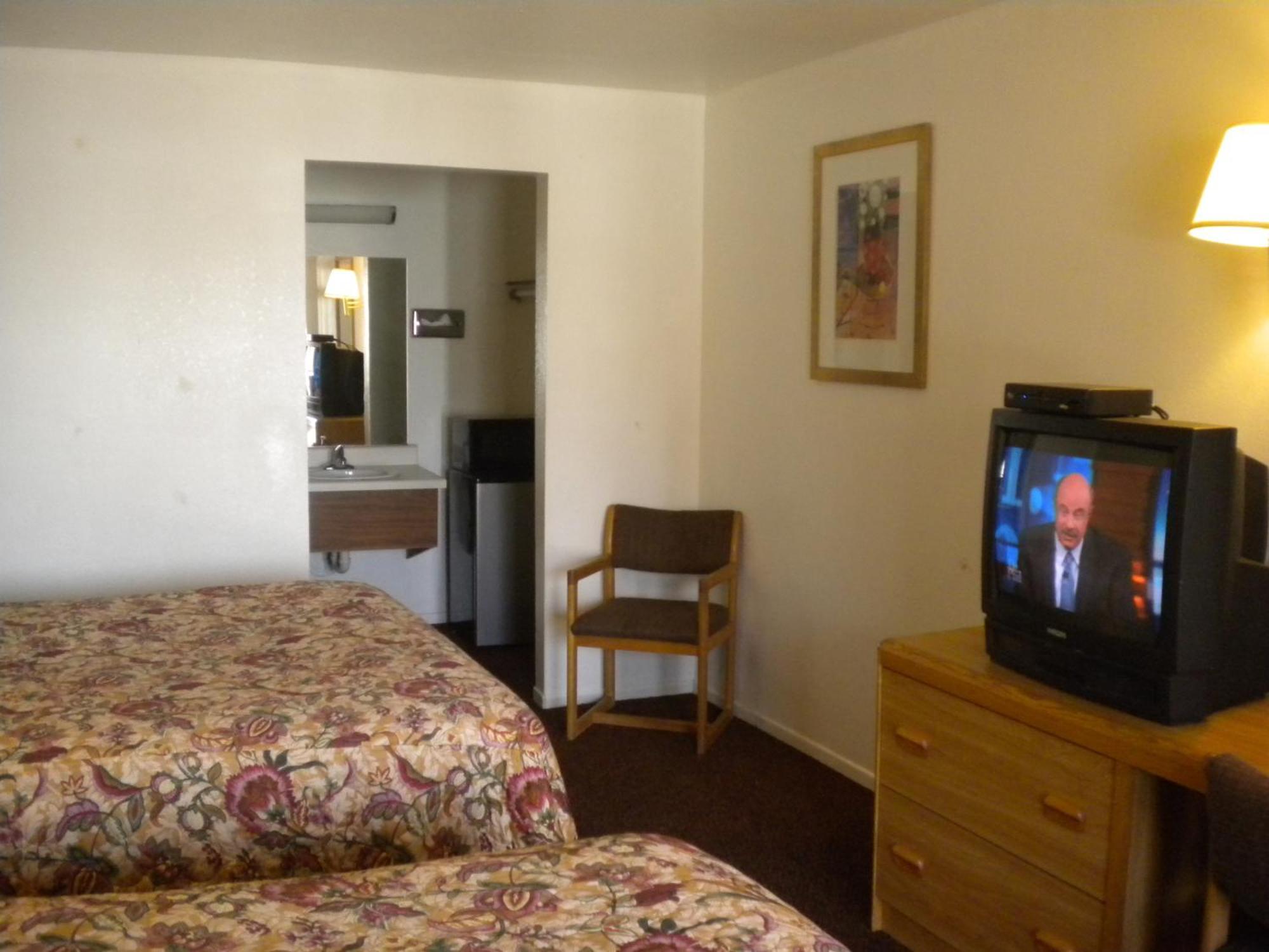 بيكرسفيلد Best Economy Inn & Suites الغرفة الصورة
